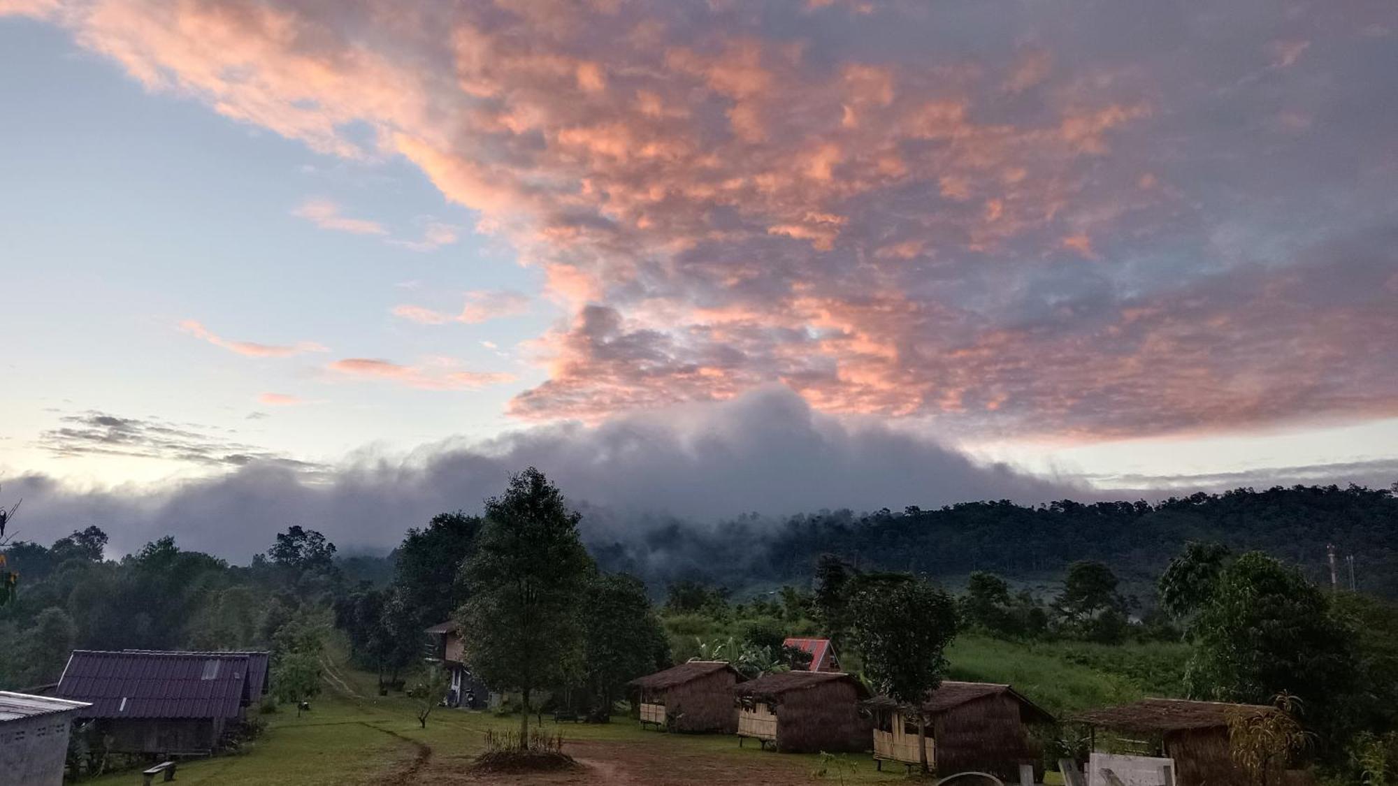 ไร่นิธิสุนทร Nithisoonthon Farmstay Мэхонгсон Экстерьер фото