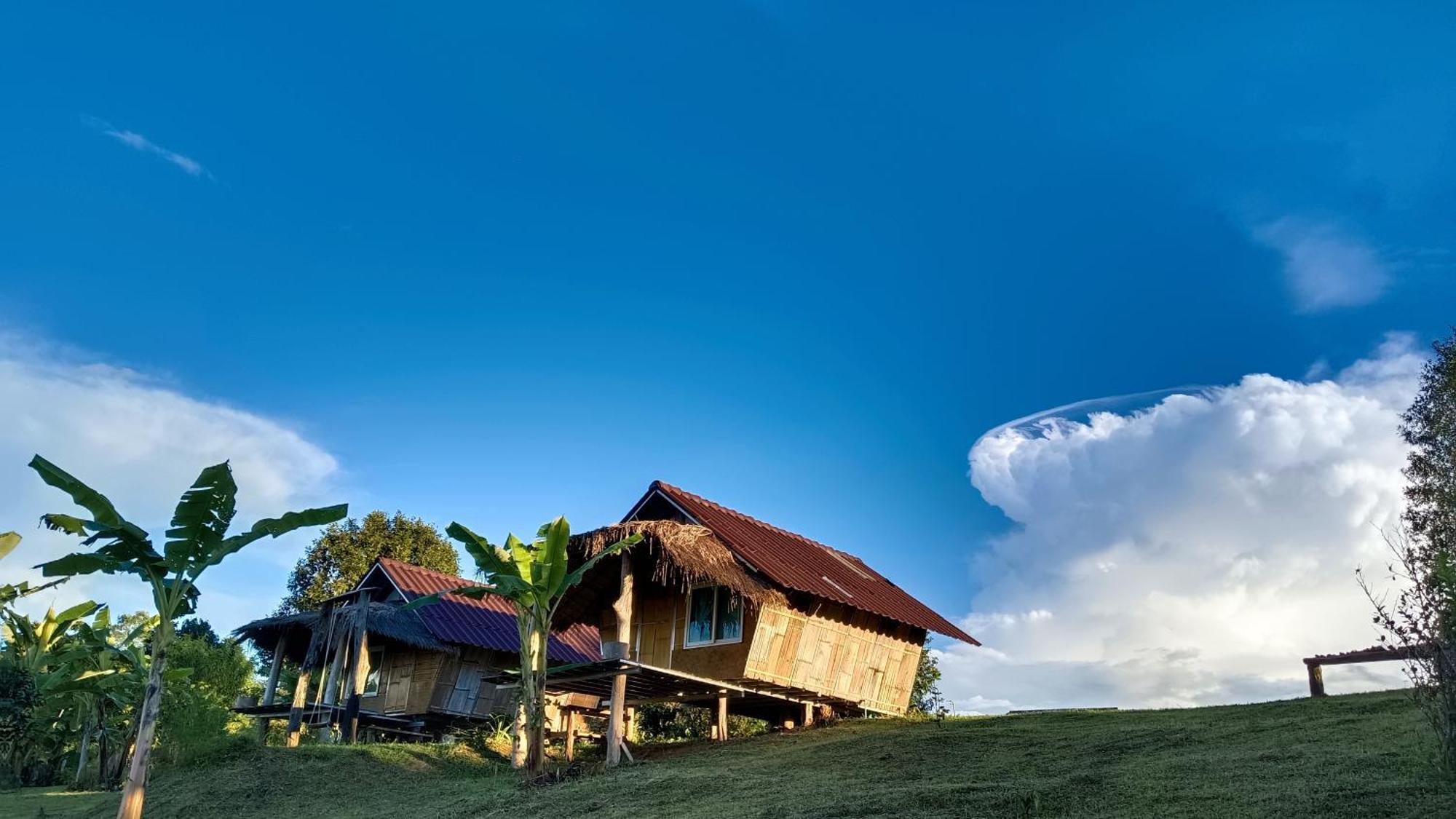 ไร่นิธิสุนทร Nithisoonthon Farmstay Мэхонгсон Экстерьер фото