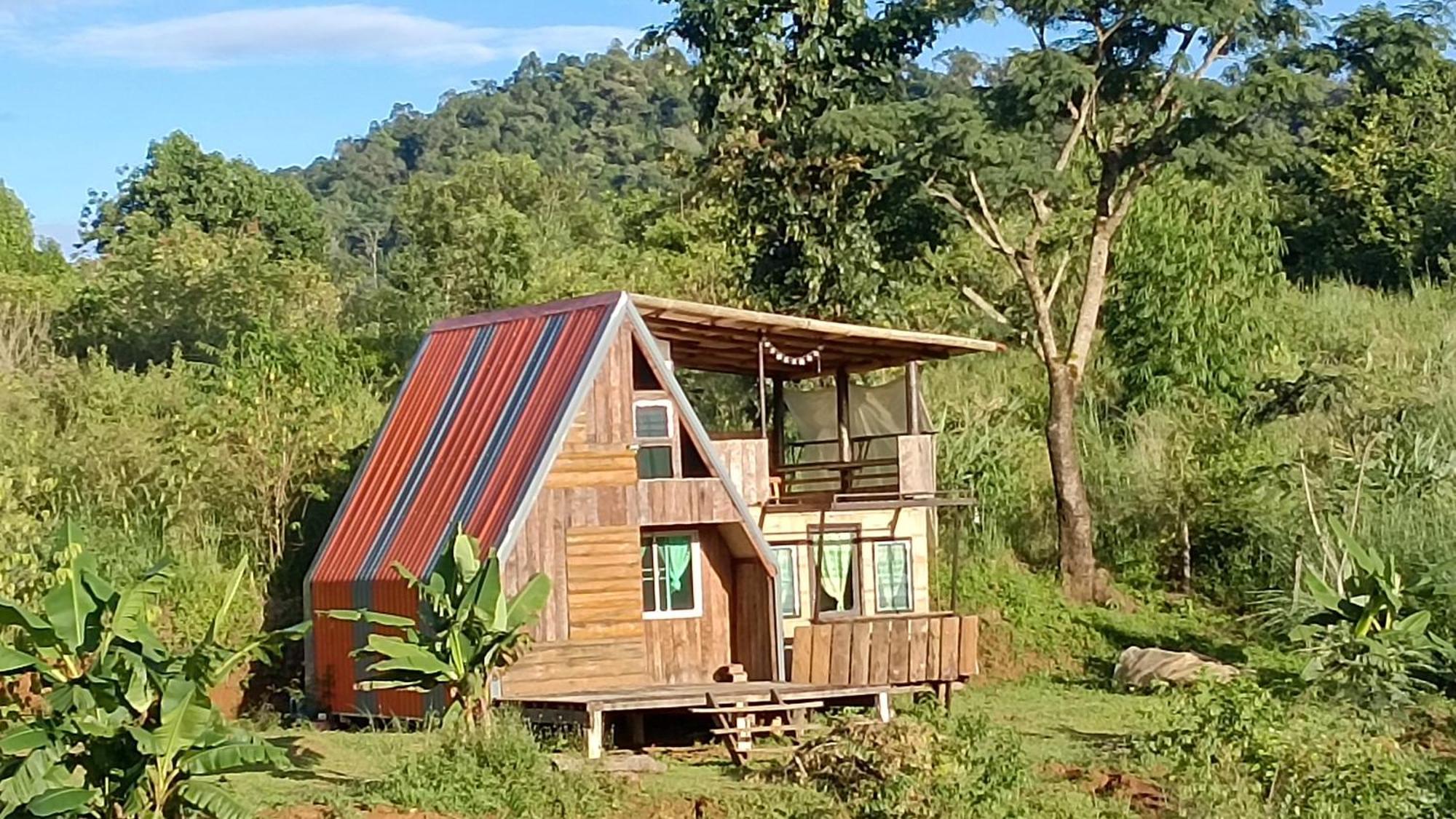 ไร่นิธิสุนทร Nithisoonthon Farmstay Мэхонгсон Экстерьер фото