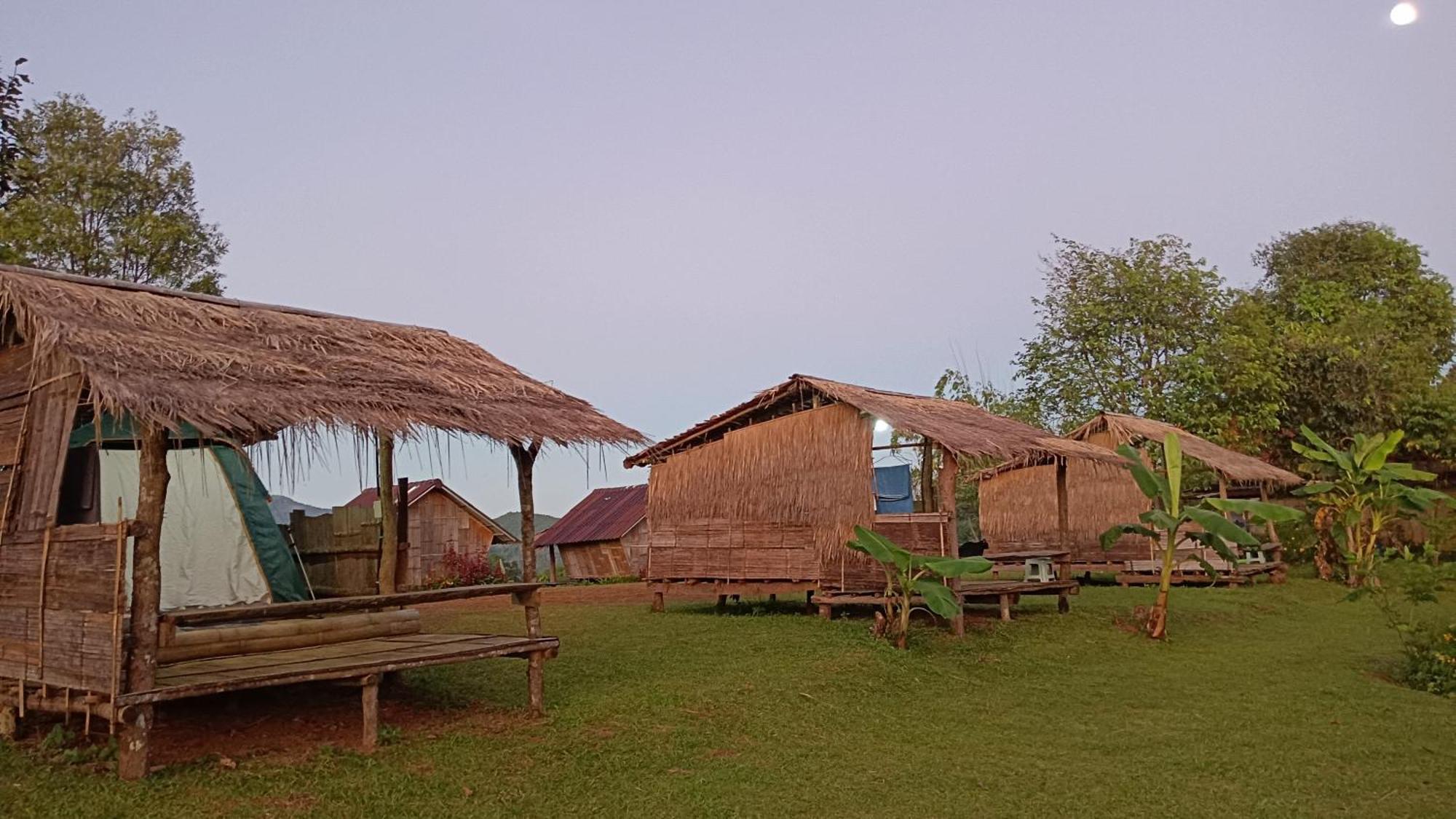 ไร่นิธิสุนทร Nithisoonthon Farmstay Мэхонгсон Экстерьер фото