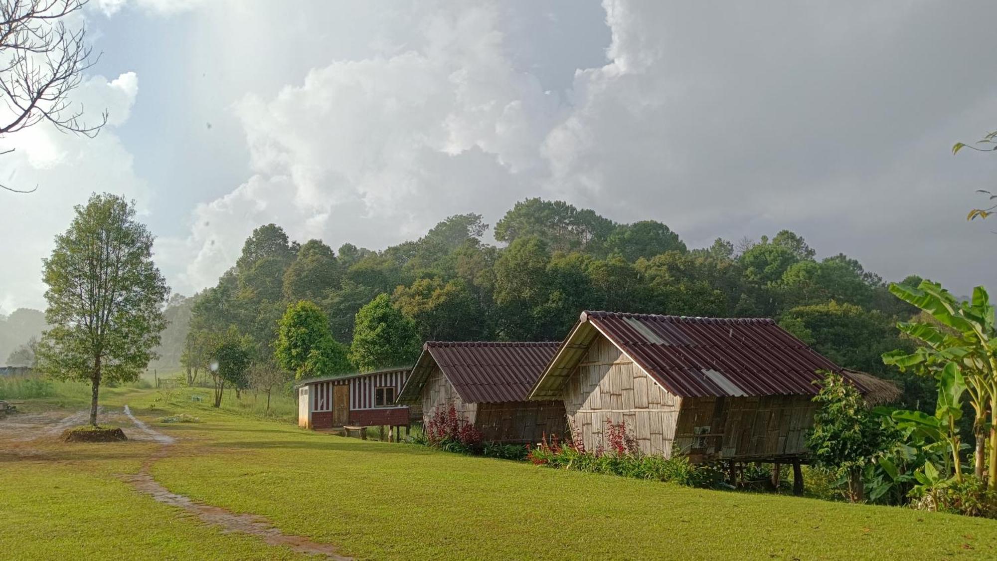 ไร่นิธิสุนทร Nithisoonthon Farmstay Мэхонгсон Экстерьер фото
