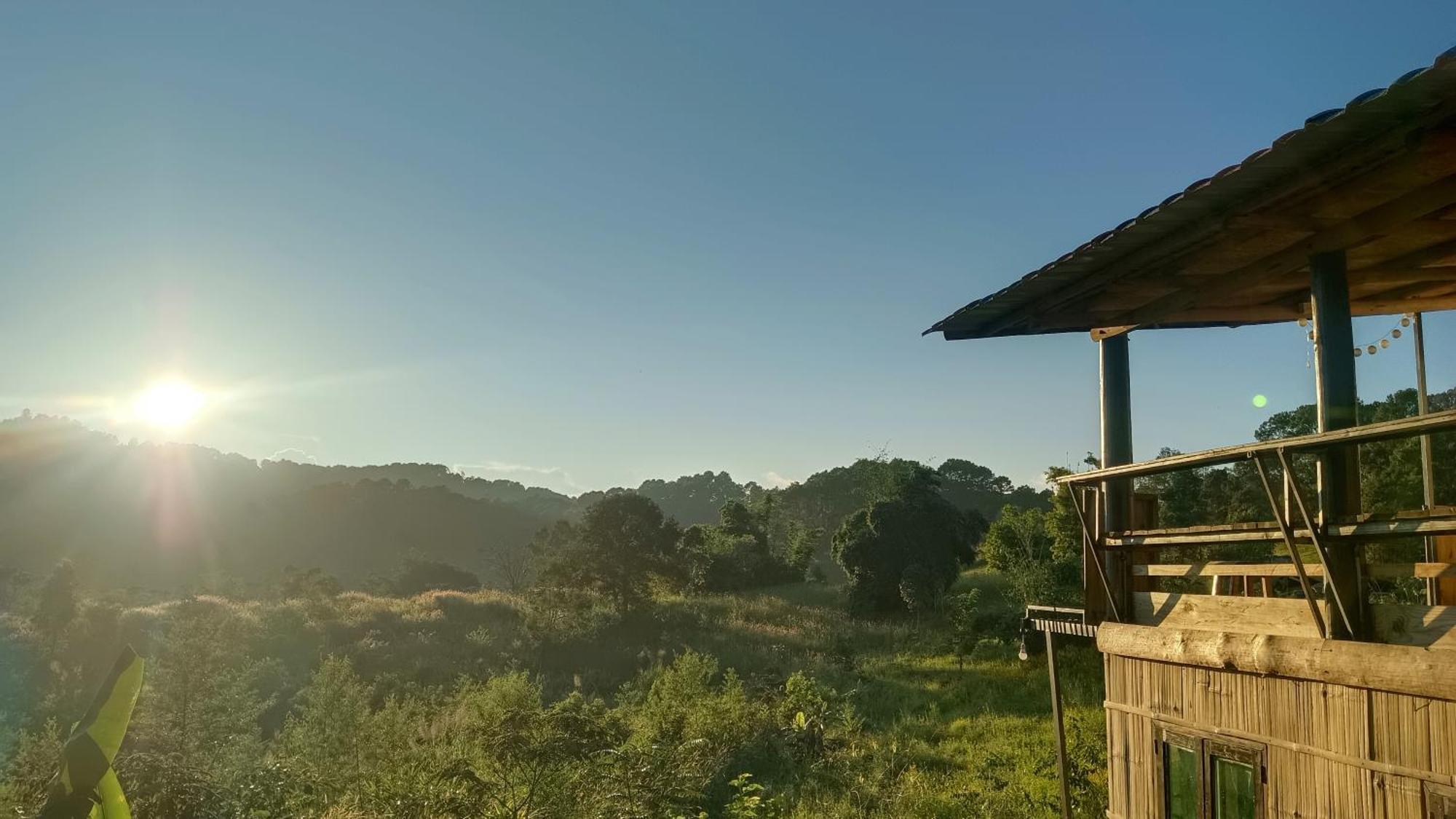ไร่นิธิสุนทร Nithisoonthon Farmstay Мэхонгсон Экстерьер фото